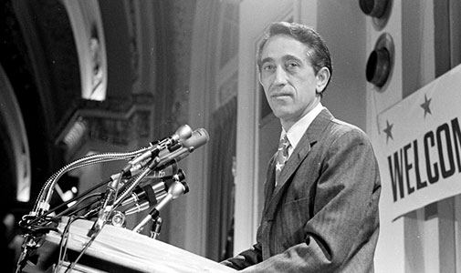 Pat-Paulsen-on-podium.jpg