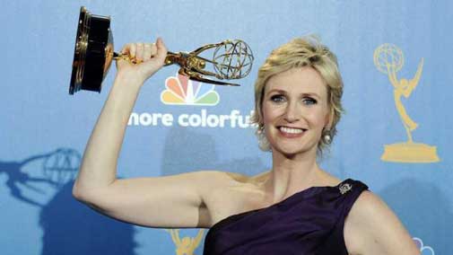 emmys-jane-lynch-w-trophy-t.jpg