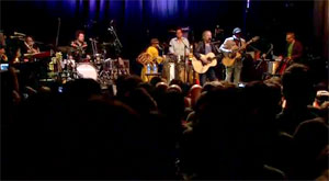 paul-simon-concert-crowd.jpg