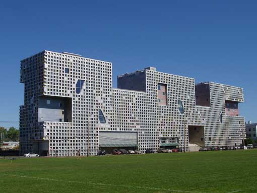 Simmons_Hall_MIT_Cambridge.jpg