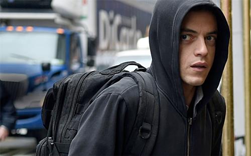 Rejse følsomhed pint TV vs. The Movies: Weighing 'Mr. Robot' Against 'Blackhat'