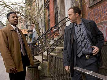 blue-bloods-wahlberg-flex.jpg