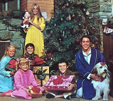 brady bunch christmas tv.jpg